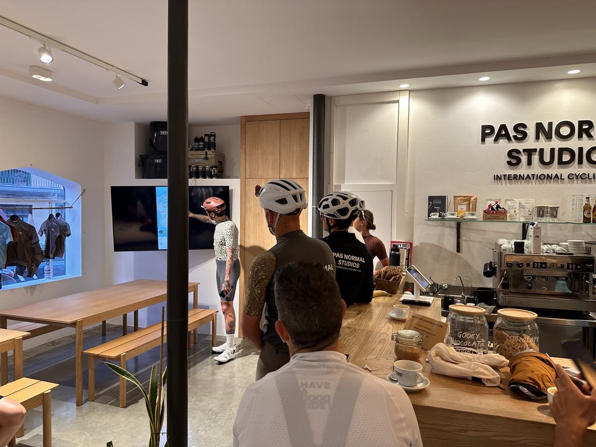 Pas Normal Studios Café, Palma: Showroom or Real Stop?